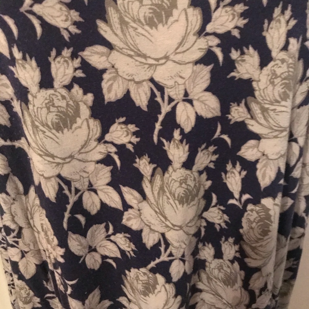 Lularoe Gray/Purple 3/4 Sleeve Floral Tunic - Picture 3 of 8